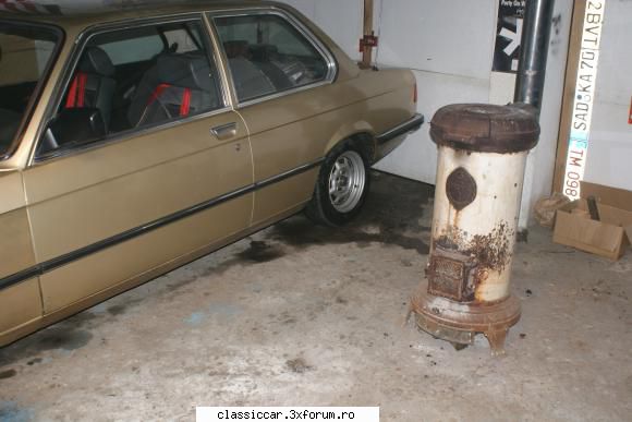 bmw rechin e21 316 instalat soba veche salvata fier vechi cand auzi lemnele cum ard.