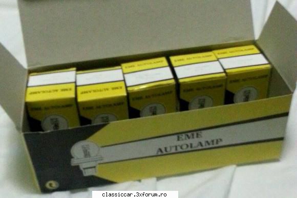 vand becuri galbene dacia soclu lei/buc  