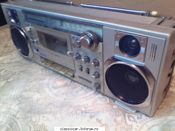 radiouri germane adaug stereo sanyo design sofisticat calitate made japan necesita curatare revizie