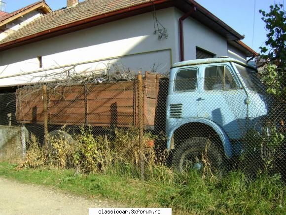 camion maz foarte scula, are parbriz din doua anii 50.are numere vechi straduta paralela str dunarii