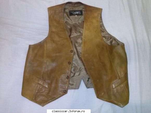 vesta din piele pentru femei , vesta este de culoare crem , marimea 54 , vesta este exact ca in poze