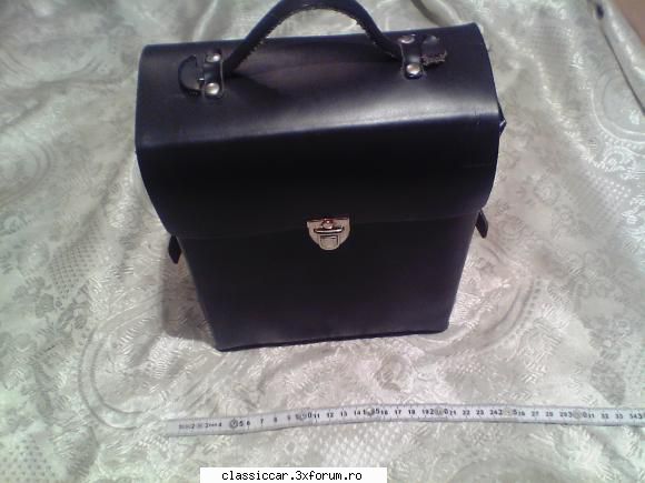 adaug o geanta profi din piele practic pastrata , nu are nici un semn de fi folosita ca atare sau la