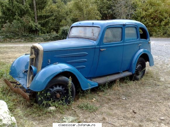 export france france, sur route ardche (barnas), rencontre avec une peugeot 202 cours