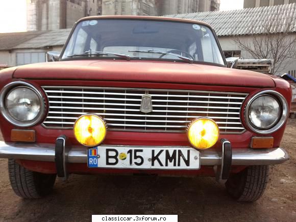 lada 1200 mica lovitura aripa stanga fata