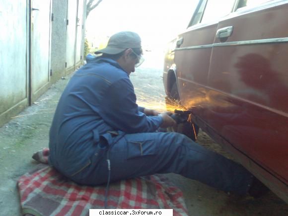 lada 1500 vaz 2103) mda, asa din pacate unii renunta masinile astea mai vechi loc vanda, dau remat