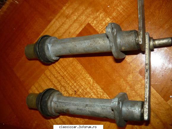 poza 2 cuzineti stergator dacia 1300 nos