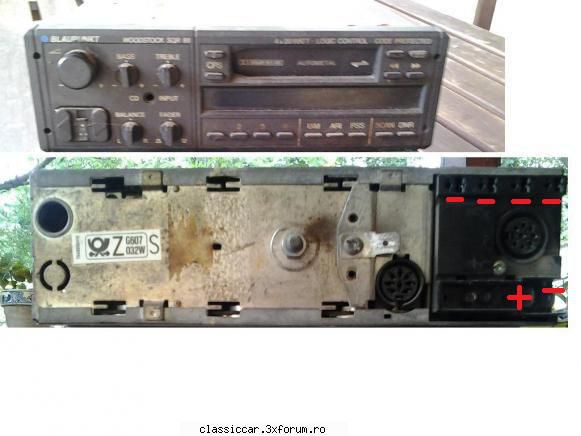 are un plus si un minus, si 4 iesiri pentru mufa pentru antena (gaura din stanga) radio-cas