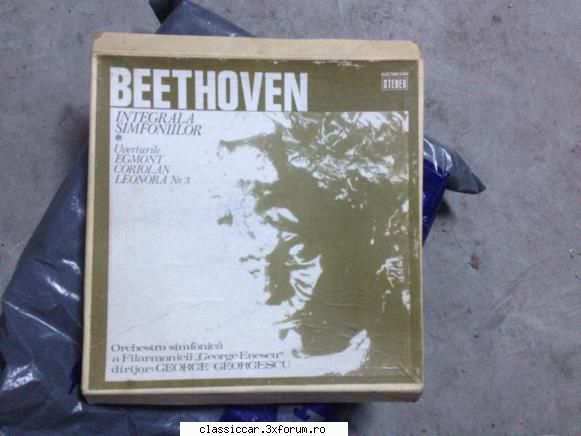 vand discuri muzica! doua poza