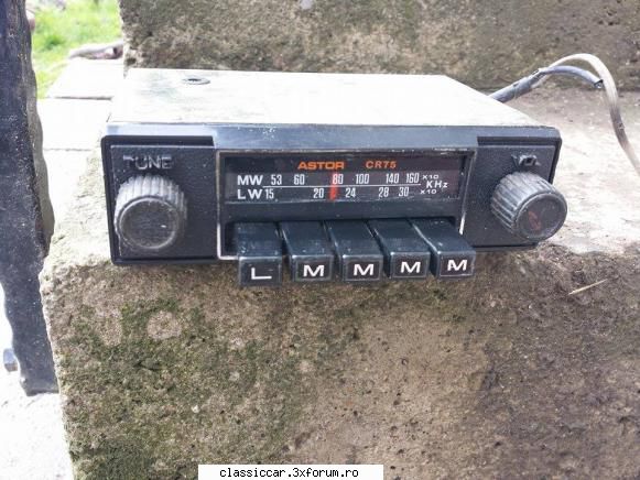 vand un radiou vechi pret 45lei vand radiou vechi