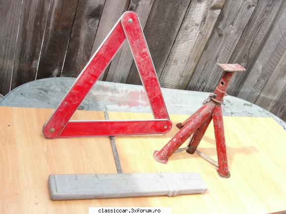 vand pentru inceput o capra si un triunghi sa le dau doar impreuna si in bucuresti la pretul de 40