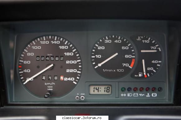 cum zice titlul vand ceas de bord cu tot cu mufa pentru polo g40 ...el poate fi pus si pe golf 2