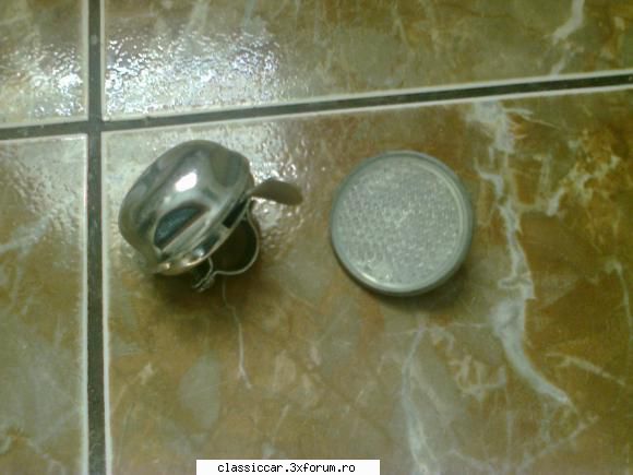 mai adaug de azi ,inca un ochi pisica alb nou..10 lei pompa bicla