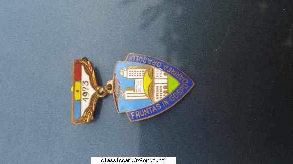 vand embleme/ decoratii comuniste poza