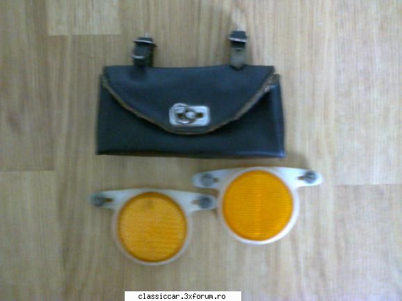 bicicleta pegas,mici azi mai neagra,20 lei,..un set ochi pisica spite,15 lei setul din ochi ramine