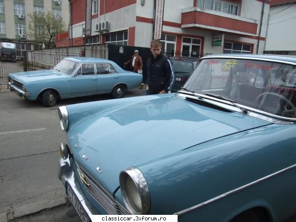 opel rekord 1968 azi  la  catre in  pe  la  lui.....