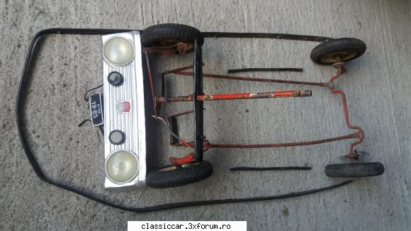 vand piesele din foto - 200 lei vand piese cu pedala moskvich