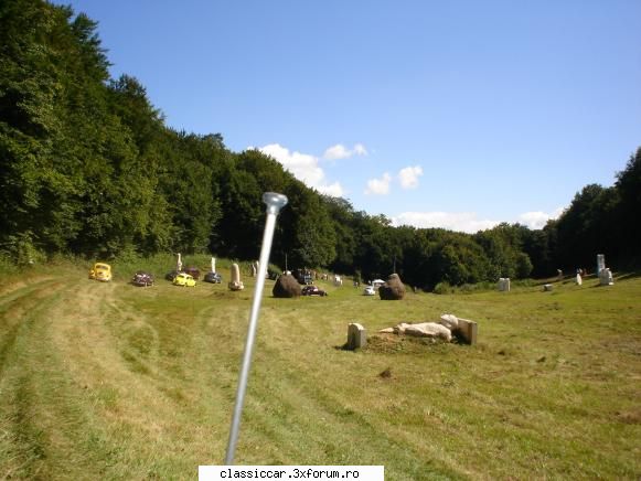 vizitarea unui muzeu aer liber,cu buburuze. din aceasta vale incepe adevarat muzeul.