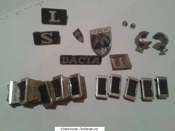 piese.. sigle capota spate dacia butoane bord spalare parbriz dacia 1300  sigla bord emblema