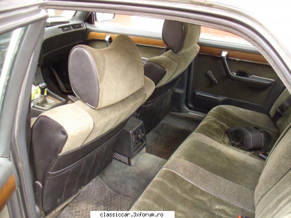 bmw e23, 732i, 1982 interiorul foarte uzat culoare parerea mea.