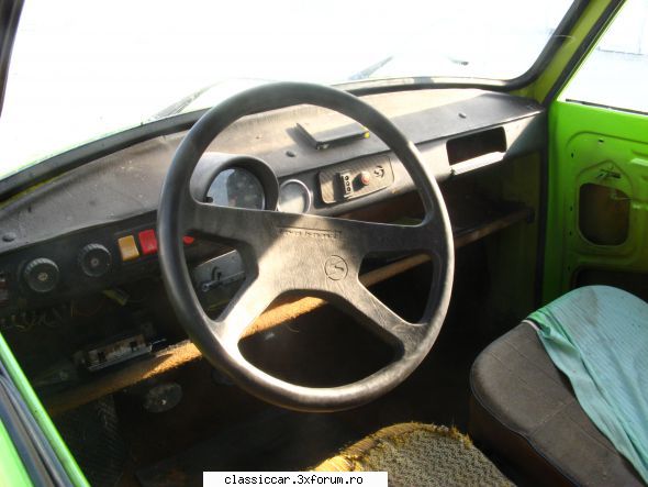 trabant 601 cca 80+ 550 euro interior cam ravasit