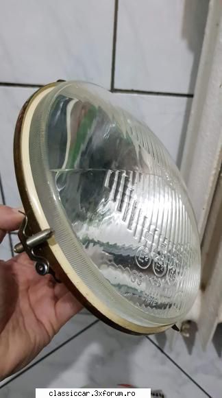 piese peugeot 404 salut,un prieten vinde piese pentru peugeot 404 (sunt far-geamul lampa filtre