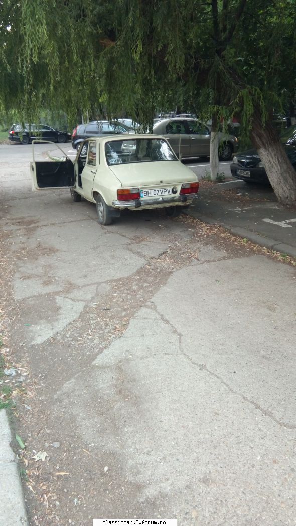 dacia 1300, anul 1982 vazuta din spate.... stopurile sunt schimbate, toba era doar demontata acea