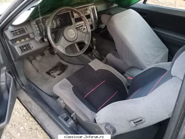 intrebare: volvo 480 interior