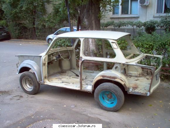 trabant 601 aproape demontat