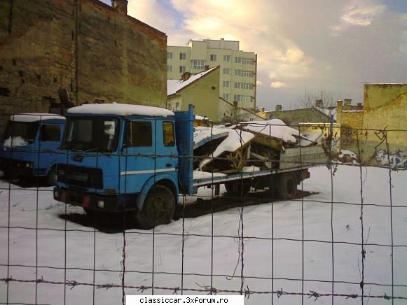 camion fiat vazut camionul centru langa intrerea parcarea leul