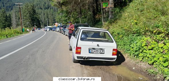 oltcitu' langa lacul rosu