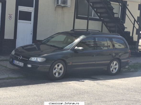 prin arges opel omega; demult n-am mai văzut unul!