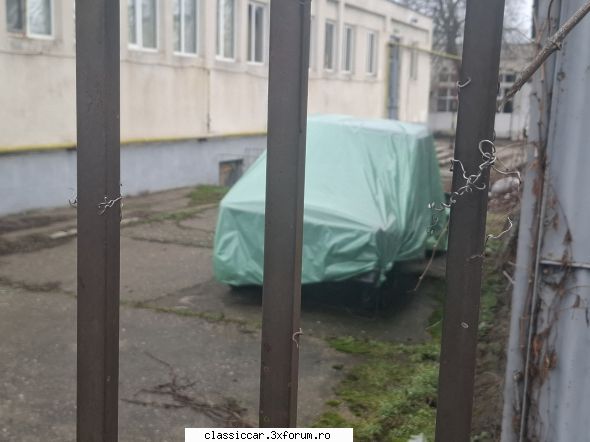 prin arges aro �ntr-o curte unui liceu...