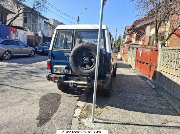 prima oară c�nd-l văd; �mi amintesc vag, faptu' că prin cartier se mai afla un land