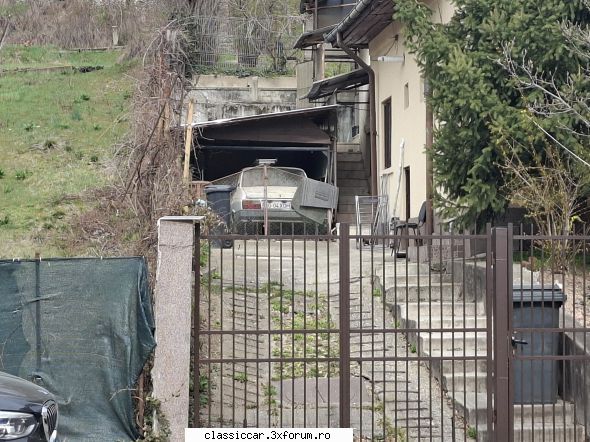 prin arges dacie și printr-un garaj unei