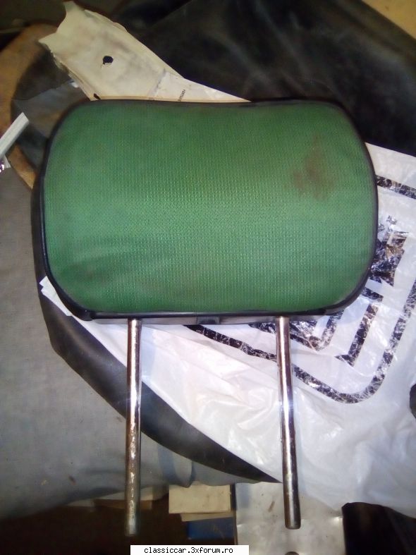 vand tetiera scaun skoda 105 vand tetiera scaun fata lada 1500 sau moskvich 1500, stiu sigur. stare