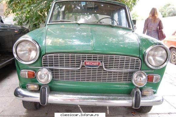 din grecia aceasta este masina din spatele citoenului ,este fiat neckar europa model 1958,era pus Corespondent extern