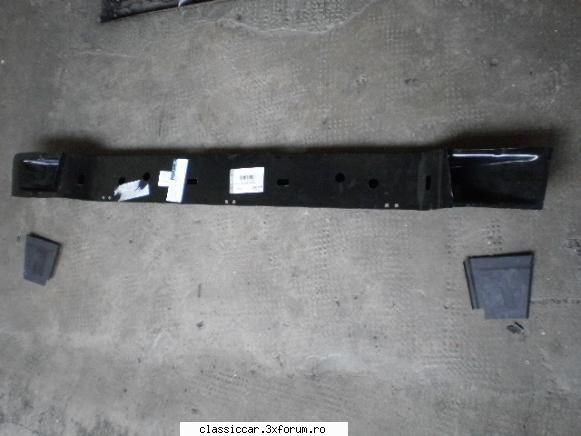 restaurare daimler (jaguar) xj6 din 1978 sosit suportul pentru radiator.