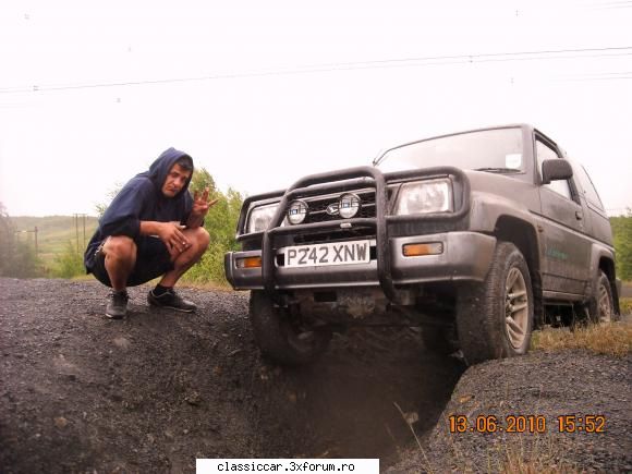 masini 4x4 descurca superb traseu greu lasat gura casca stare ,urca trece peste tot ,mic rauuuu Corespondent 