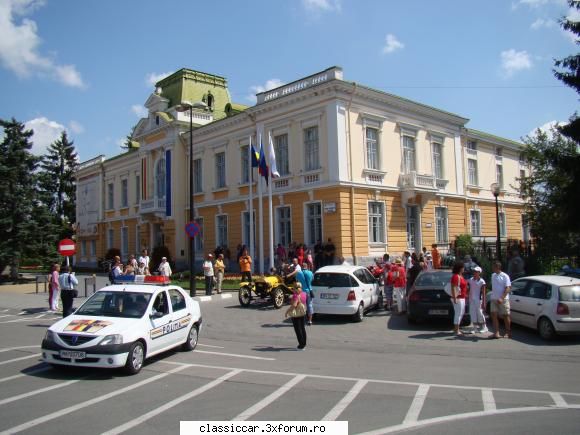 bestia impreuna rimnicu vilcea 30.07-1.08 gata a  inceput parada din centru de  la 