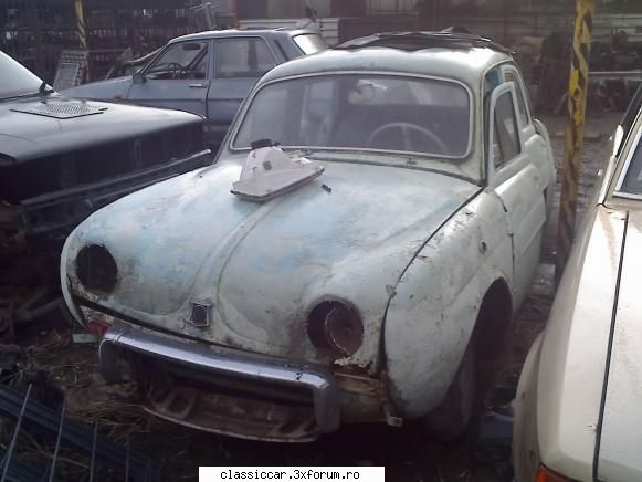 mai sint alti vinatori renault dauphine, din pacate fara motor acareturi, schimb avea bordul ceva