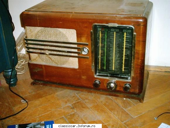 vind radio vechi, asta parere ai?este din 1933 columbia fuctional