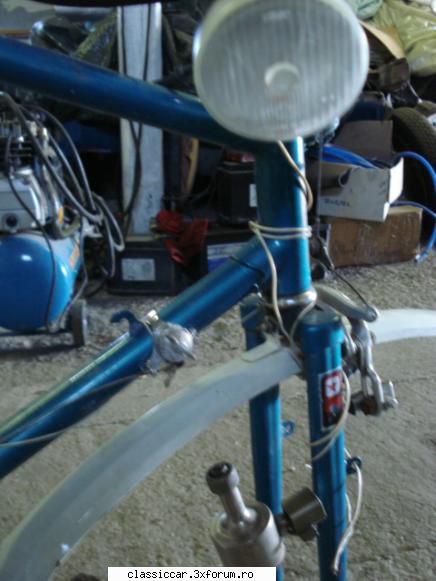 2 semicurse Sputnik noi din stoc - farul si dinamu - Prezentare motociclete, motorete si biciclete de colectie