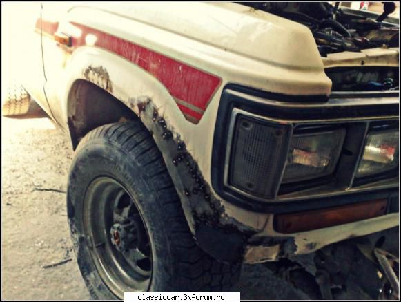 '82 Toyota Land Cruiser HJ60 - E ceva de munca la aripile fata/spate si la usi - Prezentare masini