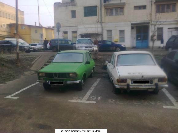 Am vazut prin Botosani - Doua batranele, una langa alta .....la o palavra - Am vazut prin Romania