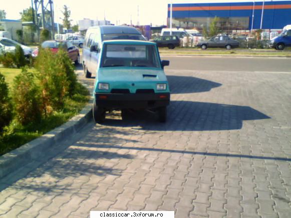 Am vazut prin Bucuresti - Vazuta ieri in Bucuresti. Este cea mai mica - Am vazut prin Romania