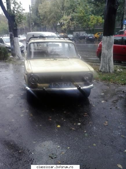 Am vazut prin Bucuresti - O Lada cat de cat intretinuta - Am vazut prin Romania