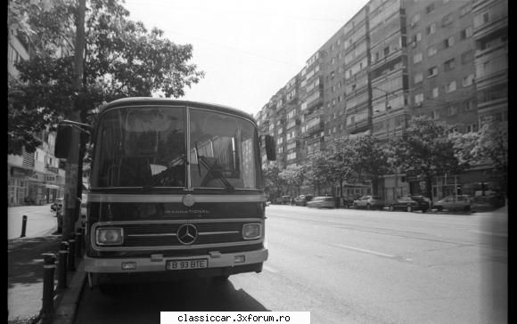 Am vazut prin Bucuresti - un "autocar" Mercedes IRANNATIONAL al unei trupe - Am vazut prin Romania
