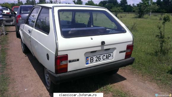 Am vazut prin Bucuresti - Cele doua Oltcit-uri se aflau la coada la remat - Am vazut prin Romania