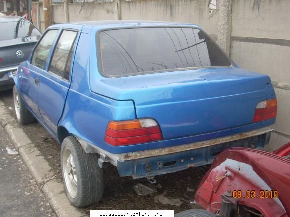 Am vazut prin Bucuresti - Creatia asta Dacia Supernova mi se pare - Am vazut prin Romania