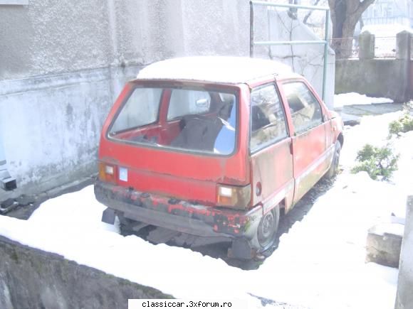 Am vazut prin Bucuresti - este modelu cu masca separata de capota - Am vazut prin Romania